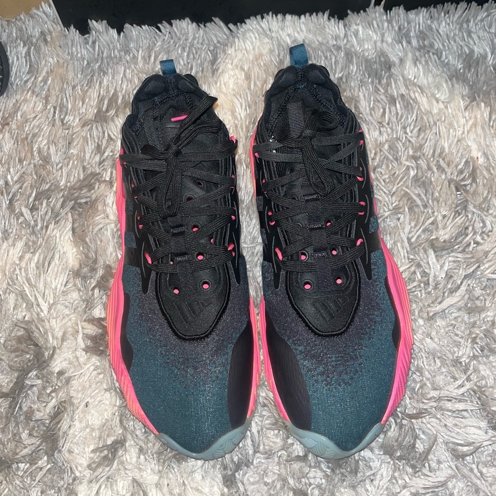 Size 8 mens adidas Trae Young 3